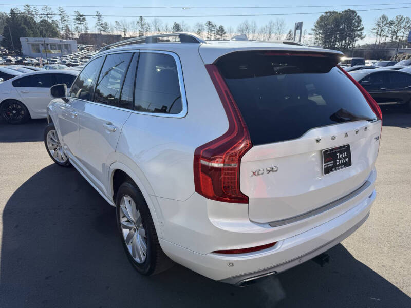 2016 Volvo XC90 T6 Momentum