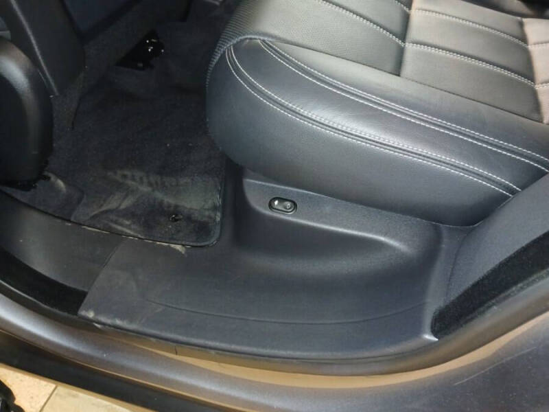 2022 Land Rover Range Rover Velar P250 R-Dynamic S