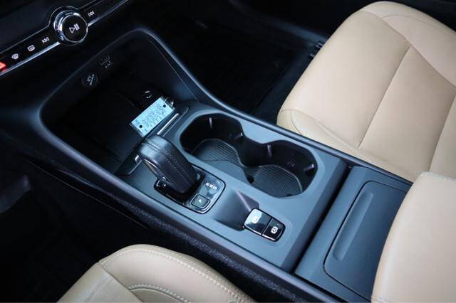 2020 Volvo XC40 T5 Momentum