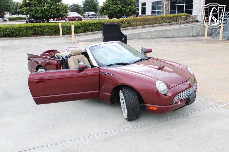 2004 Ford Thunderbird Deluxe