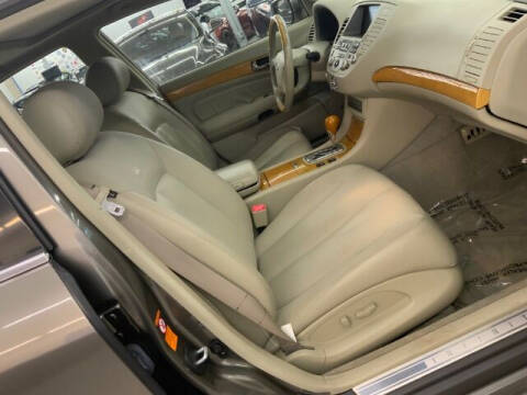 2004 Infiniti Q45 Luxury