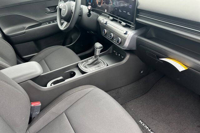 2026 Hyundai Kona SE