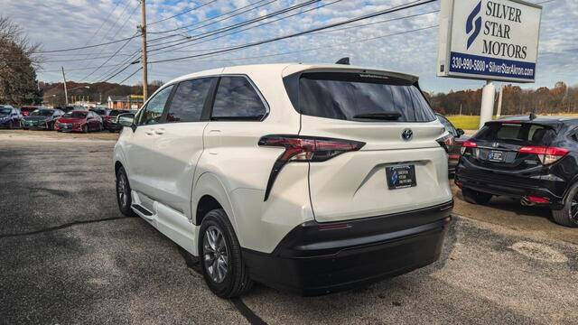 2024 Toyota Sienna LE 8-Passenger