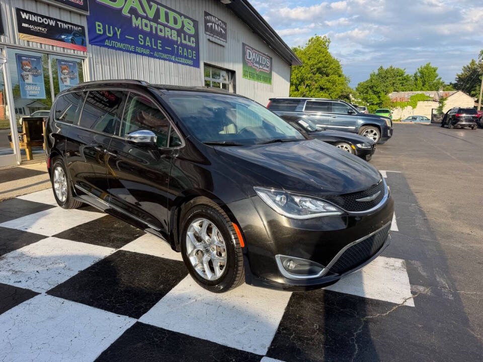 2017 Chrysler Pacifica Limited - Photo 4