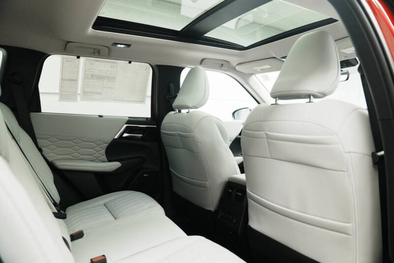 2025 Mitsubishi Outlander SEL