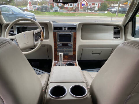 2011 Lincoln Navigator L