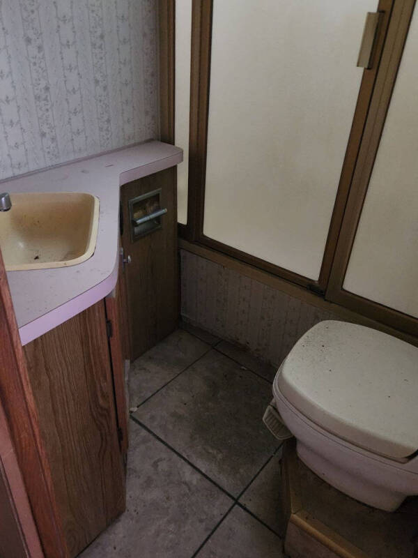 1989 Pace American 37F