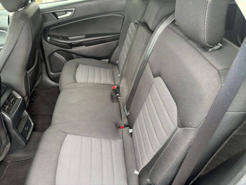 2022 Ford Edge SE