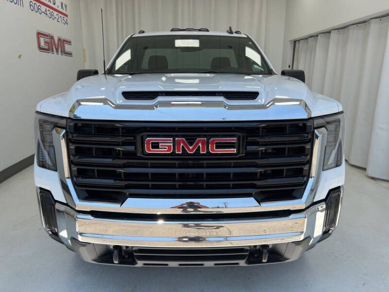 2025 GMC Sierra 2500HD Pro