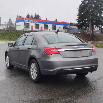 2013 Chrysler 200 Touring