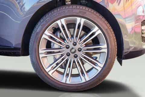 2025 Land Rover Range Rover P400 SE LWB