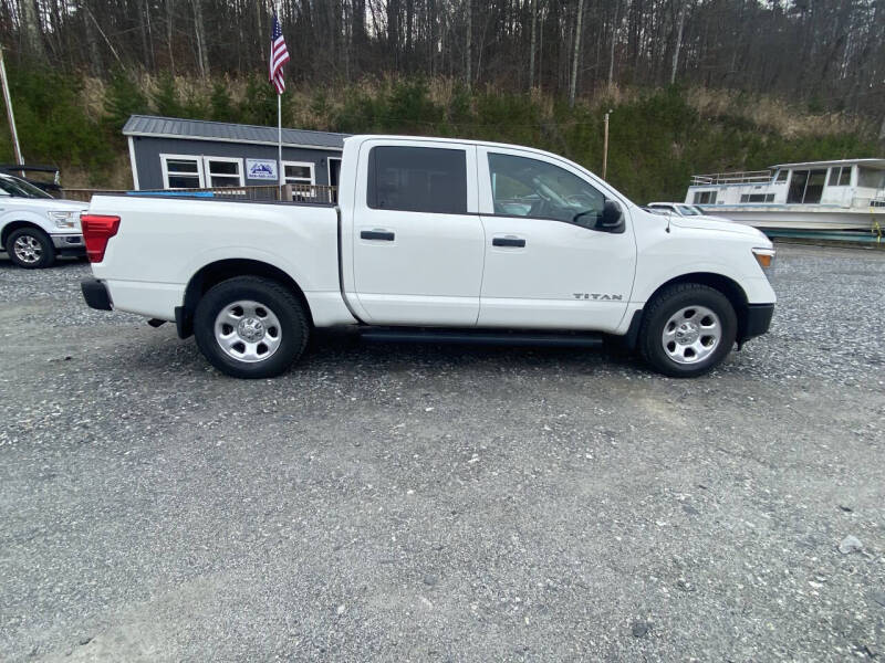 2017 Nissan Titan S