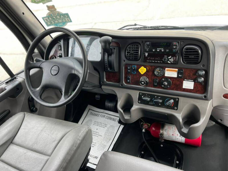 2020 Freightliner M2 106