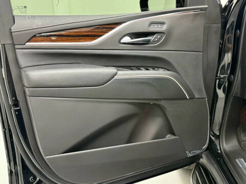 2023 Cadillac Escalade ESV Luxury