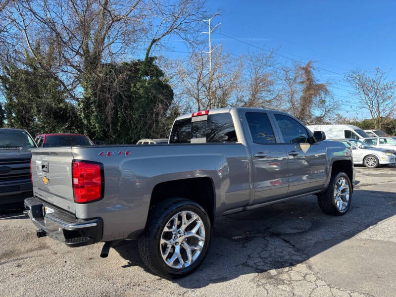 2017 Chevrolet Silverado 1500 LT photo 5