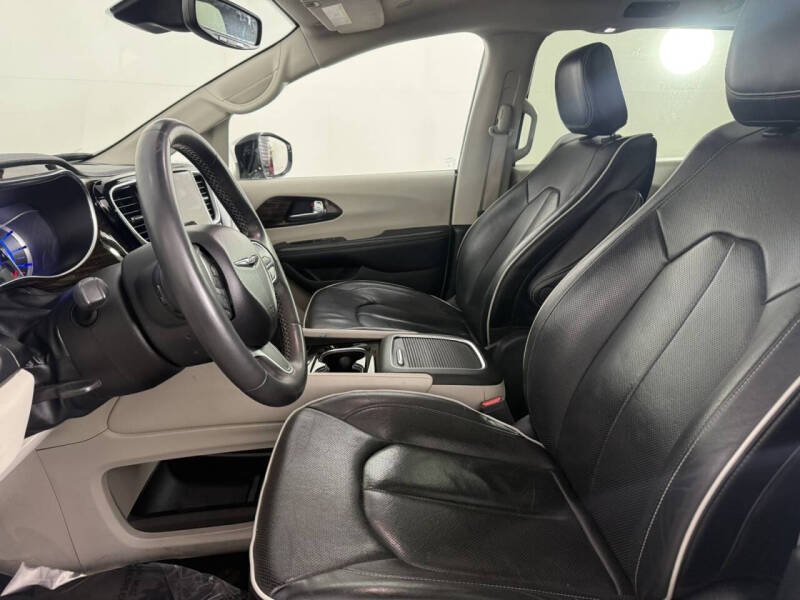2023 Chrysler Pacifica Plug-In Hybrid Limited
