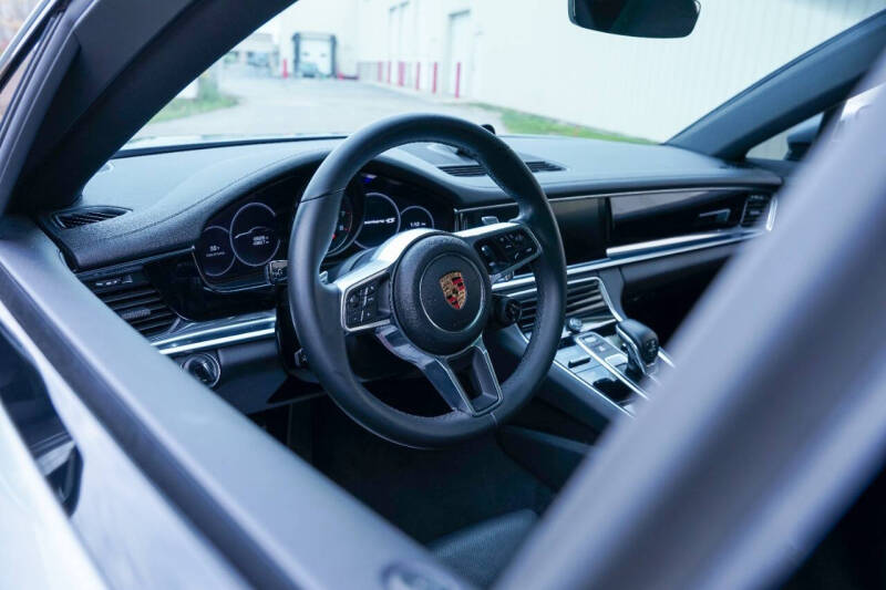 2018 Porsche Panamera 4S