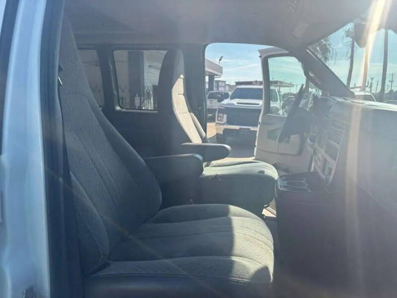 2024 Chevrolet Express LS 3500