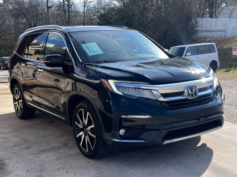 2019 Honda Pilot Touring w/Rear Captain's Chairs
