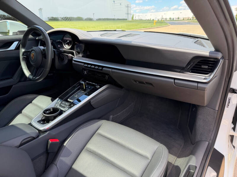 2021 Porsche 911 Carrera