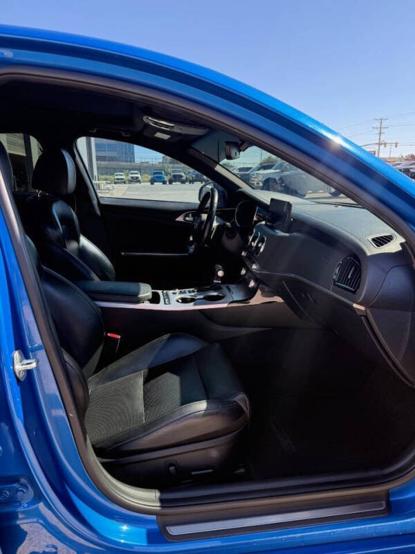 2022 Kia Stinger GT1