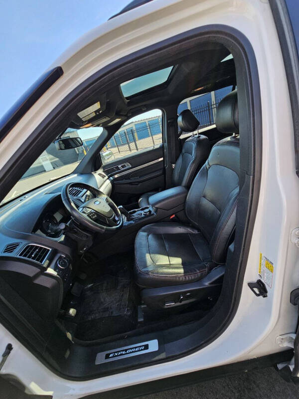 2017 Ford Explorer Sport