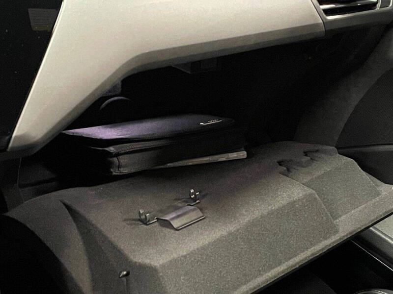 2019 Audi e-tron quattro Prestige