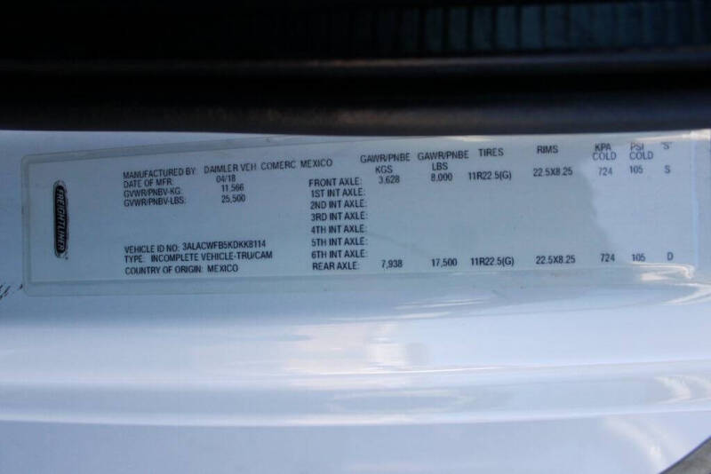 2019 Freightliner M2 106