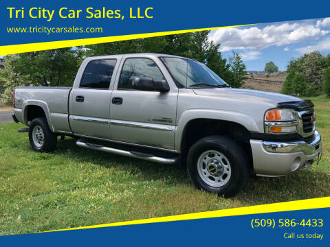 2005 GMC Sierra 2500HD for sale at Tri City Car Sales, LLC in Kennewick WA