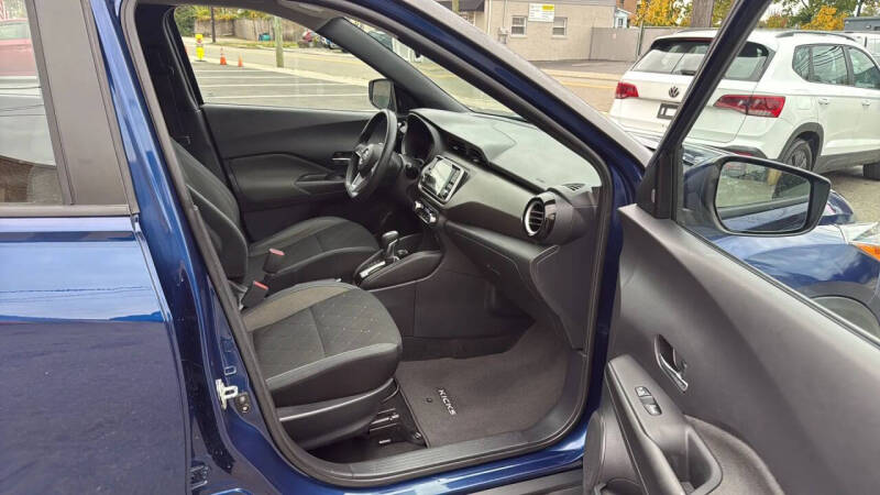 2020 Nissan Kicks SV