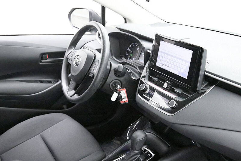 2025 Toyota Corolla Hybrid LE