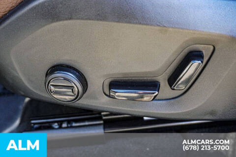 2024 Volvo XC60 Recharge T8 Plus Dark Theme