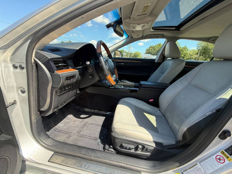 2014 Lexus ES 300h