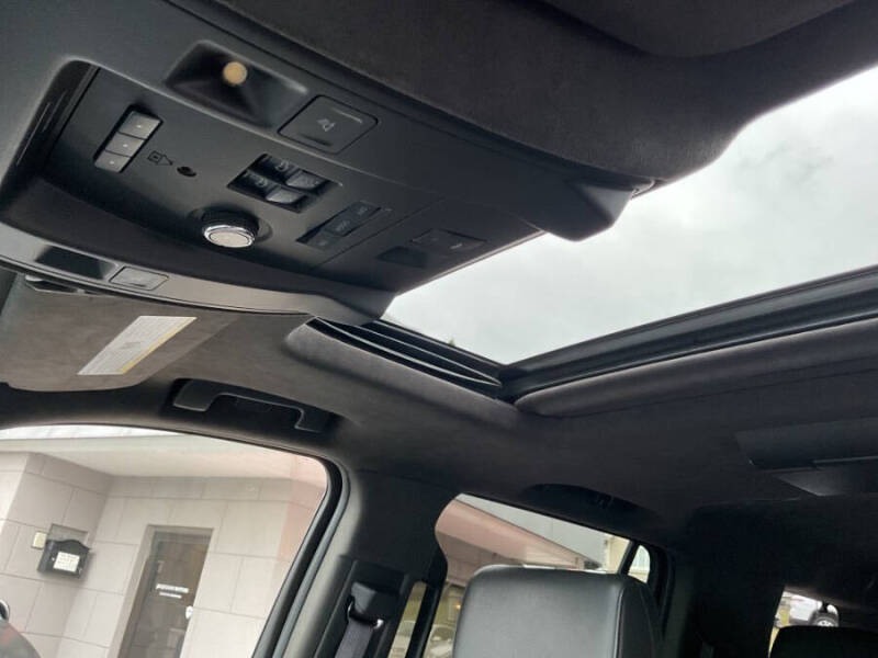 2016 Cadillac Escalade Platinum