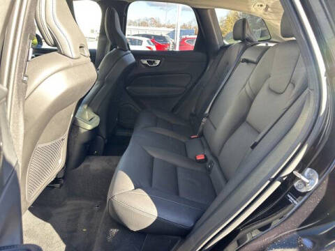 2025 Volvo XC60 B5 Plus Dark Theme