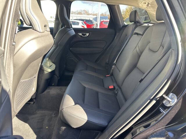 2025 Volvo XC60 B5 Plus Dark Theme