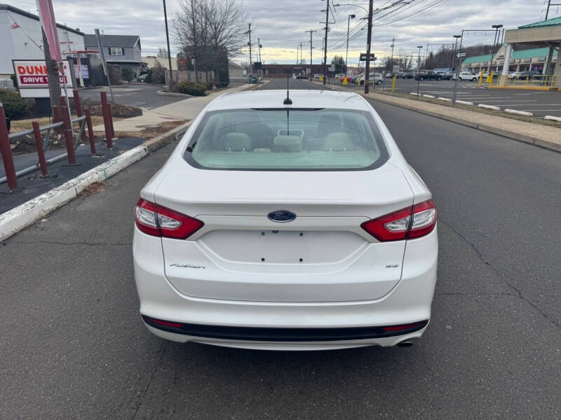 2016 Ford Fusion SE