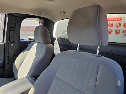 2016 Toyota Tacoma SR