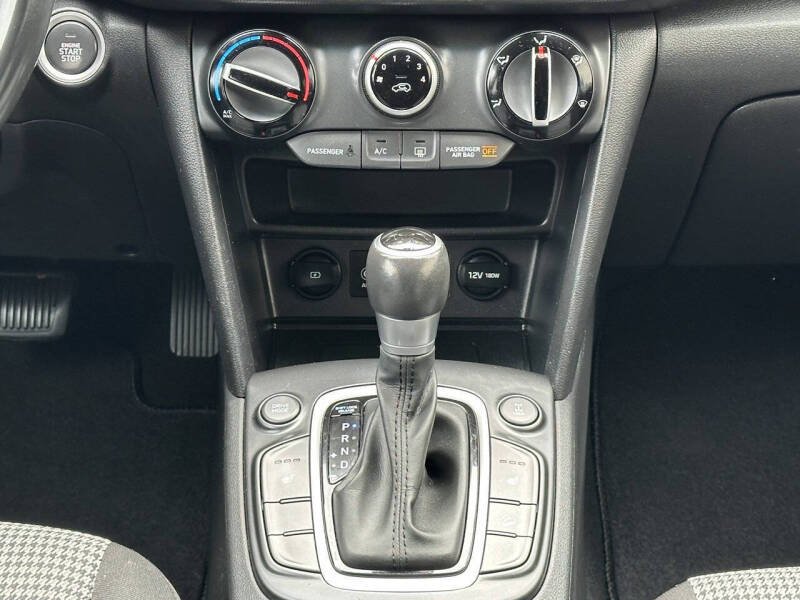 2021 Hyundai Kona SEL Plus