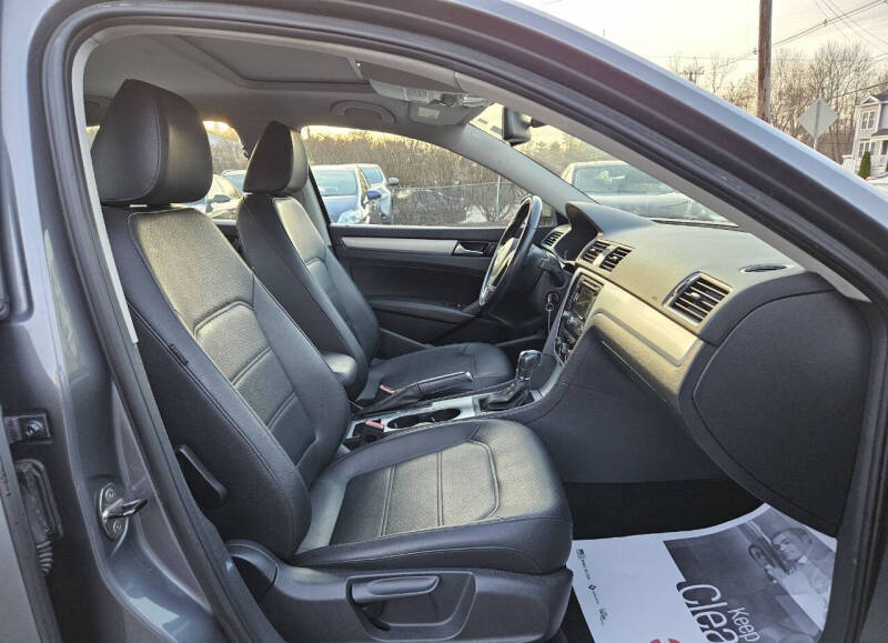 2013 Volkswagen Passat SE PZEV