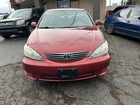 2005 Toyota Camry LE