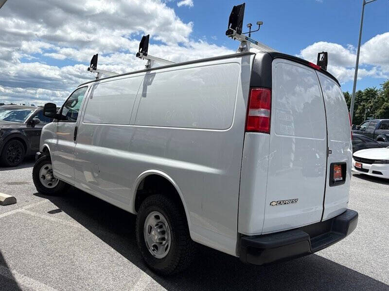 2022 Chevrolet Express 2500