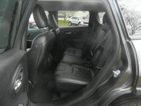 2023 Jeep Cherokee Altitude Lux