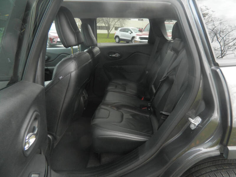 2023 Jeep Cherokee Altitude Lux