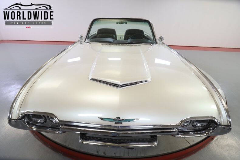 1962 Ford Thunderbird
