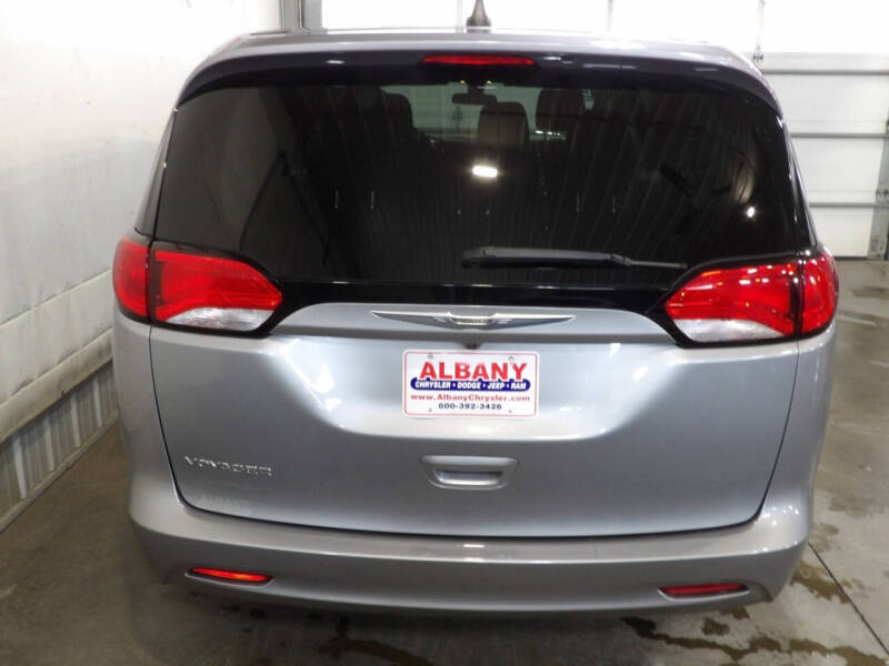 2021 Chrysler Voyager L