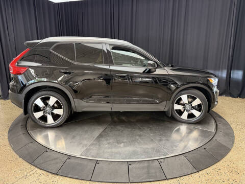 2019 Volvo XC40 T5 Momentum