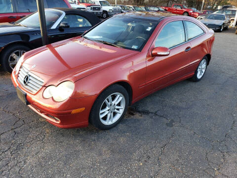 2002 Mercedes-Benz C-Class for sale at MEDINA WHOLESALE LLC in Wadsworth OH