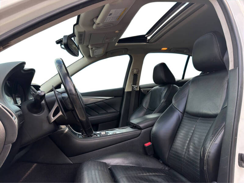 2015 Infiniti Q50