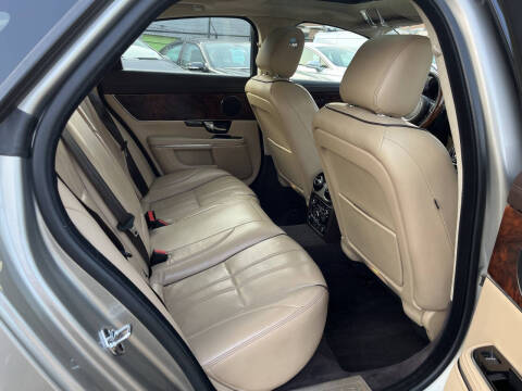 2011 Jaguar XJ